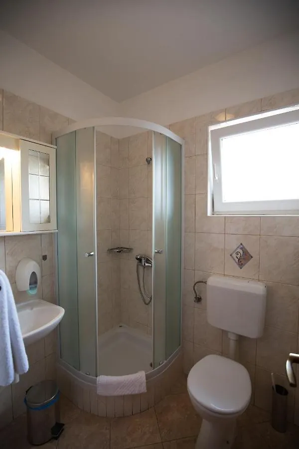 Villa Tamaris Palit 3*,  Horvátország